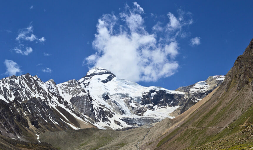 Adi Kailash vs Kailash Mansarovar – Which Journey is Right for You?